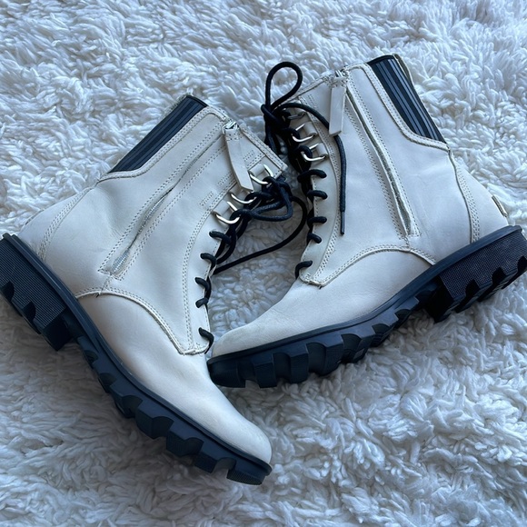 Sorel Phoenix‎ Boots - Picture 4 of 6